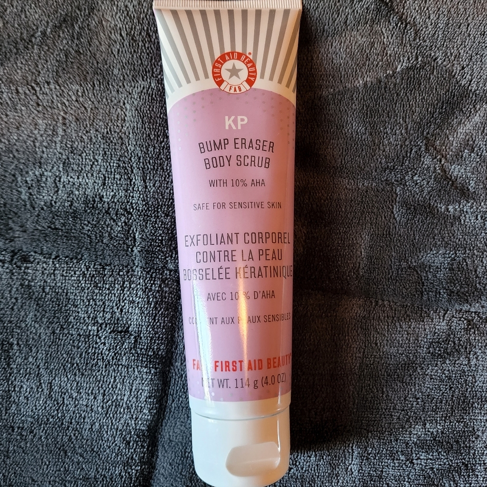 FIRST AID BEAUTY SET